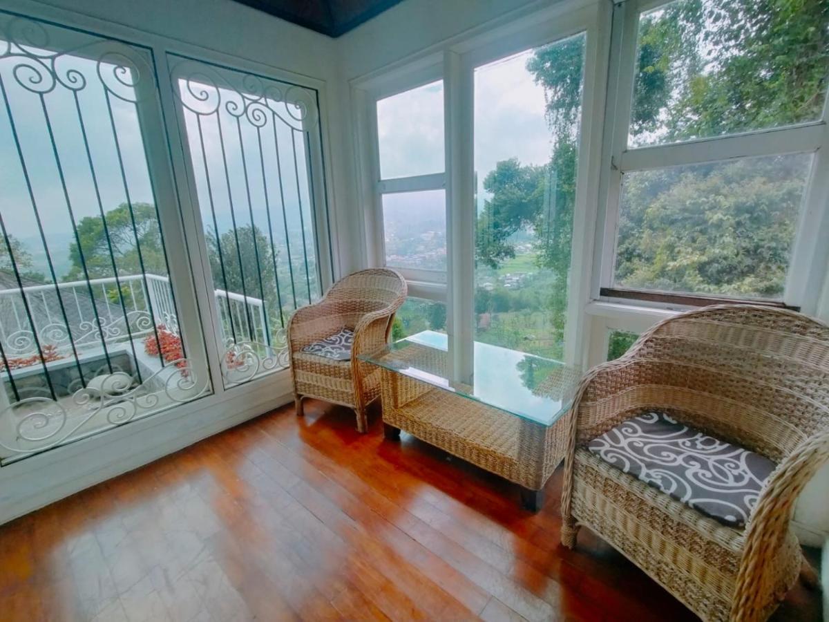 Villa Santika Puncak Pass Cimacan Exterior foto